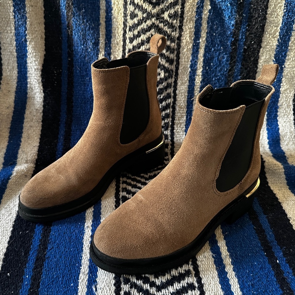 Kenneth Cole Chelsea boots
